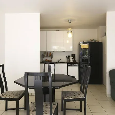 Maison d'hôtes Private With Terrace In Shared House