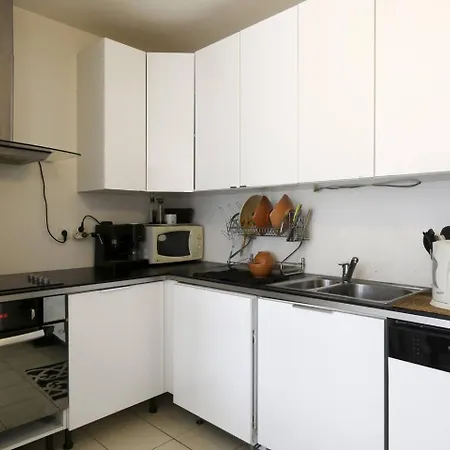 Private With Terrace In Shared House *