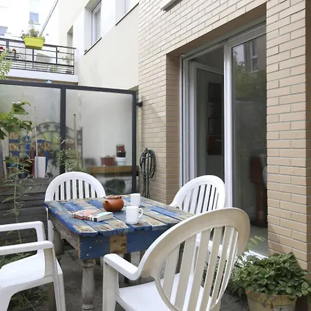 Private With Terrace In Shared House Maison d'hôtes Saint-Ouen (Seine-Saint-Denis)